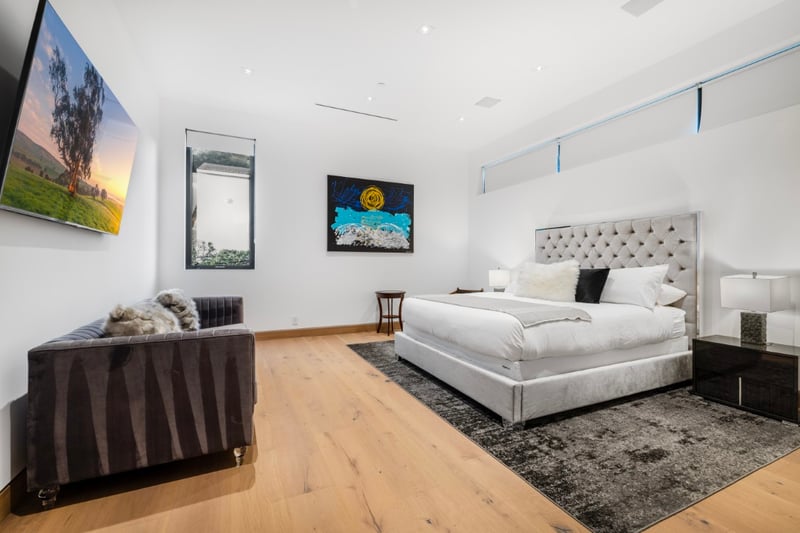 Linda Flora Modern Estate