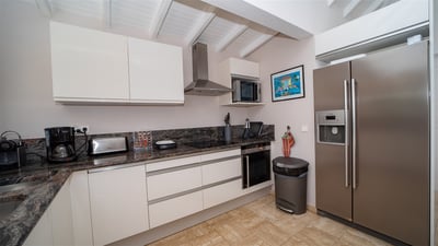 Kitchen & Dining Area