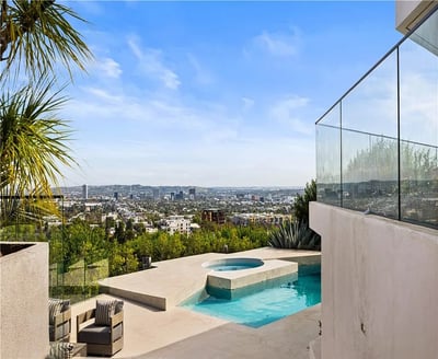 Luxury Villa Photo #8