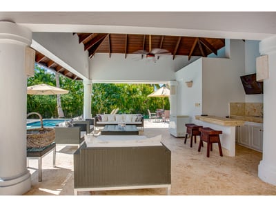 Luxury Villa Photo #10