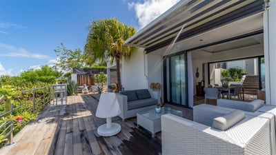 Outdoor Lounge
