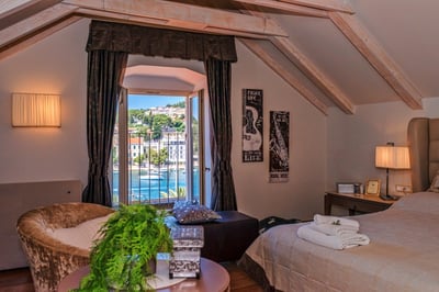 Luxury Villa Photo #24