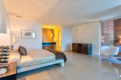 Luxury Villa Photo #43
