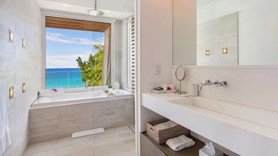 Luxury Villa Photo #25
