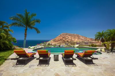 Luxury Villa Photo #6