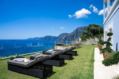 Luxury Villa Photo #6