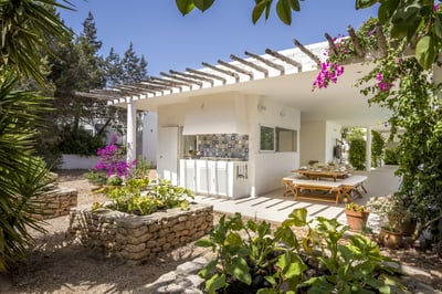 Luxury Villa Photo #3