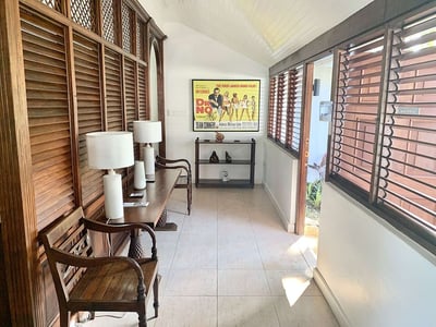 Luxury Villa Photo #9