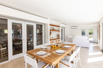 Luxury Villa Photo #25
