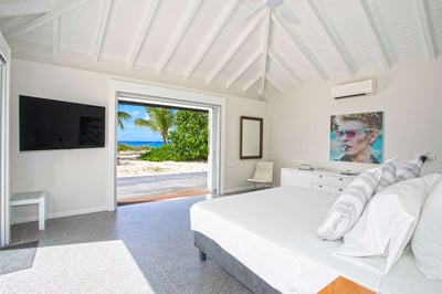 Luxury Villa Photo #15