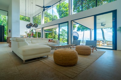 Luxury Villa Photo #32