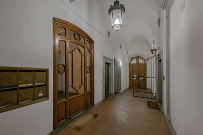 Luxury Villa Photo #17