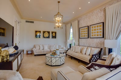Luxury Villa Photo #23