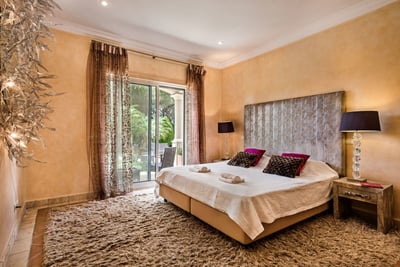 Luxury Villa Photo #28