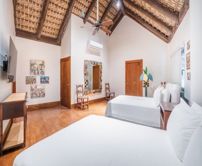 Luxury Villa Photo #38