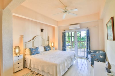 Luxury Villa Photo #32