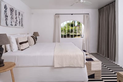 Luxury Villa Photo #25