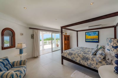 Luxury Villa Photo #12