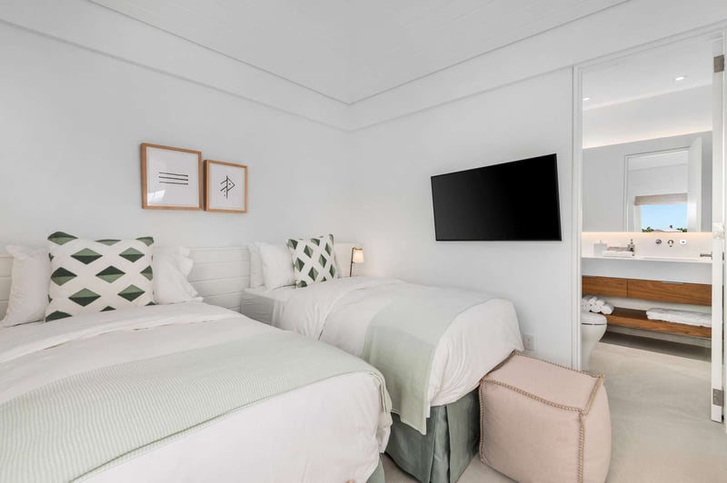 Beach Enclave Grace Bay 4 BDM Ocean View Villa