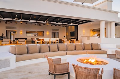 Luxury Villa Photo #4