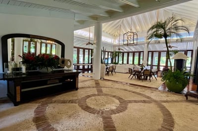 Luxury Villa Photo #22