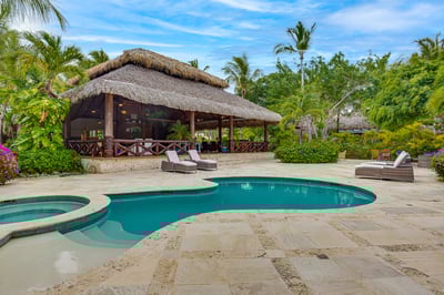 Luxury Villa Photo #2