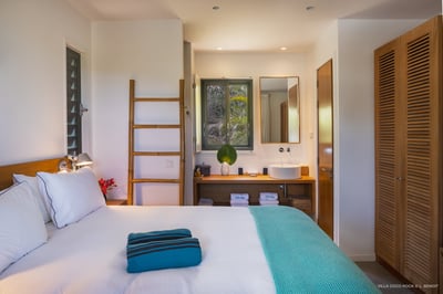 Bedroom 4: King size bed, air conditioning, ceiling fan, HD-TV with Dish Network, mini-bar, safe, de
