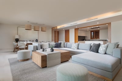 Luxury Villa Photo #9