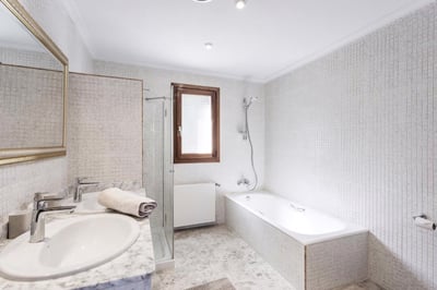 Luxury Villa Photo #16