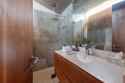 Luxury Villa Photo #4