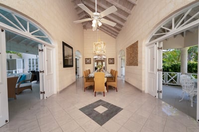 Luxury Villa Photo #9