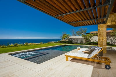 Luxury Villa Photo #14