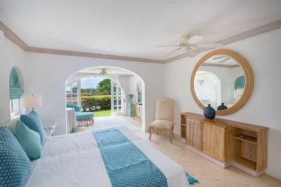 Luxury Villa Photo #13