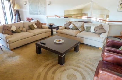 Luxury Villa Photo #9