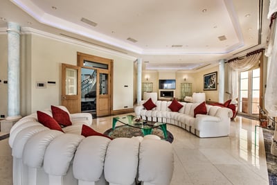 Luxury Villa Photo #22