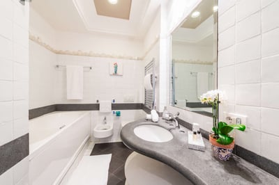 Luxury Villa Photo #15