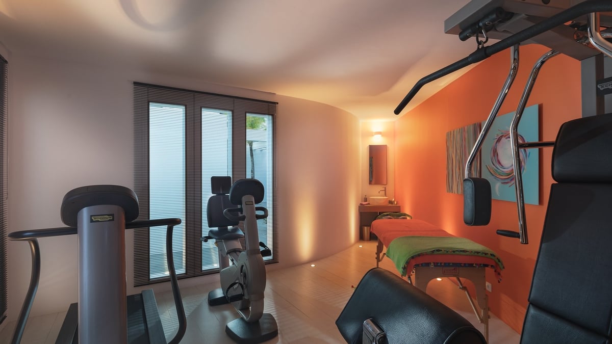 Fitness Room: Air-conditioning,treadmill, musculation tools, semi-extended bike and massage table, H - Image 91