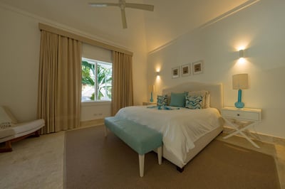 Arrecife 39 - Spacious 5BR villa near beach & golf