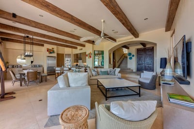 Luxury Villa Photo #28