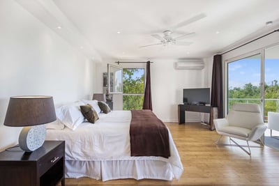 Luxury Villa Photo #20