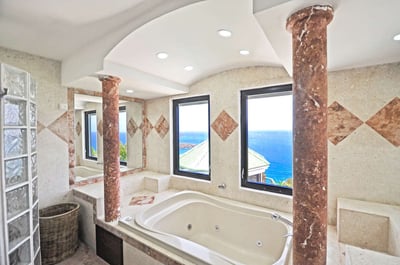 Luxury Villa Photo #28