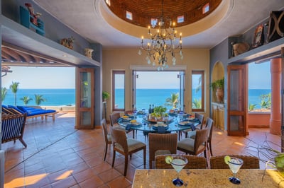 Luxury Villa Photo #15