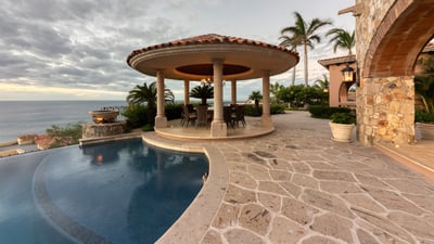 Luxury Villa Photo #10
