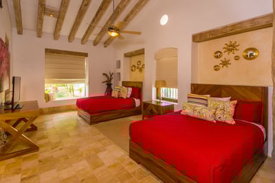 Luxury Villa Photo #48