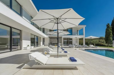 Luxury Villa Photo #9