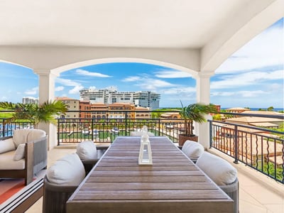 Luxury Villa Photo #3