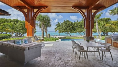 Luxury Villa Photo #3