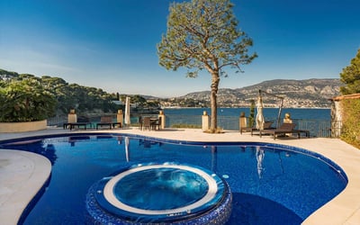 Luxury Villa Photo #3