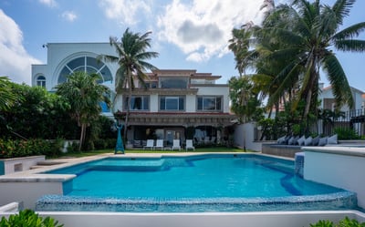 Luxury Villa Photo #12