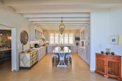 Luxury Villa Photo #23